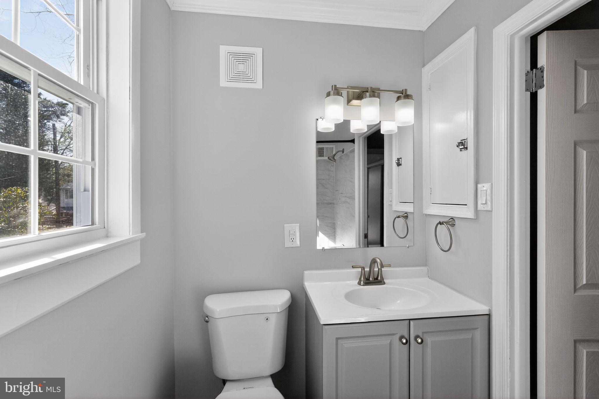 1602 Mulberry Road Flourtown, PA 19031 - Photo 15 of 25 Renovated Hallway Bathroom