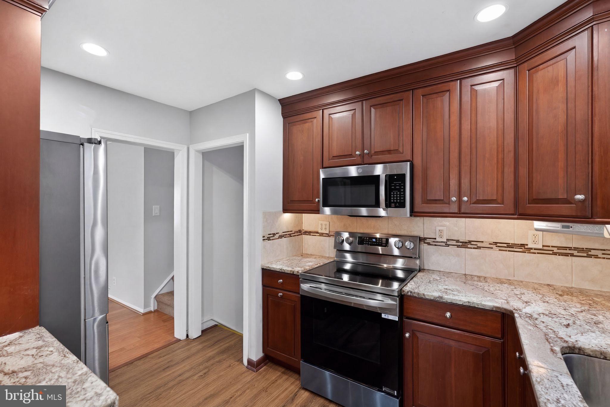 1602 Mulberry Road Flourtown, PA 19031 - Photo 7 of 25 Kitchen with connection to Living Room