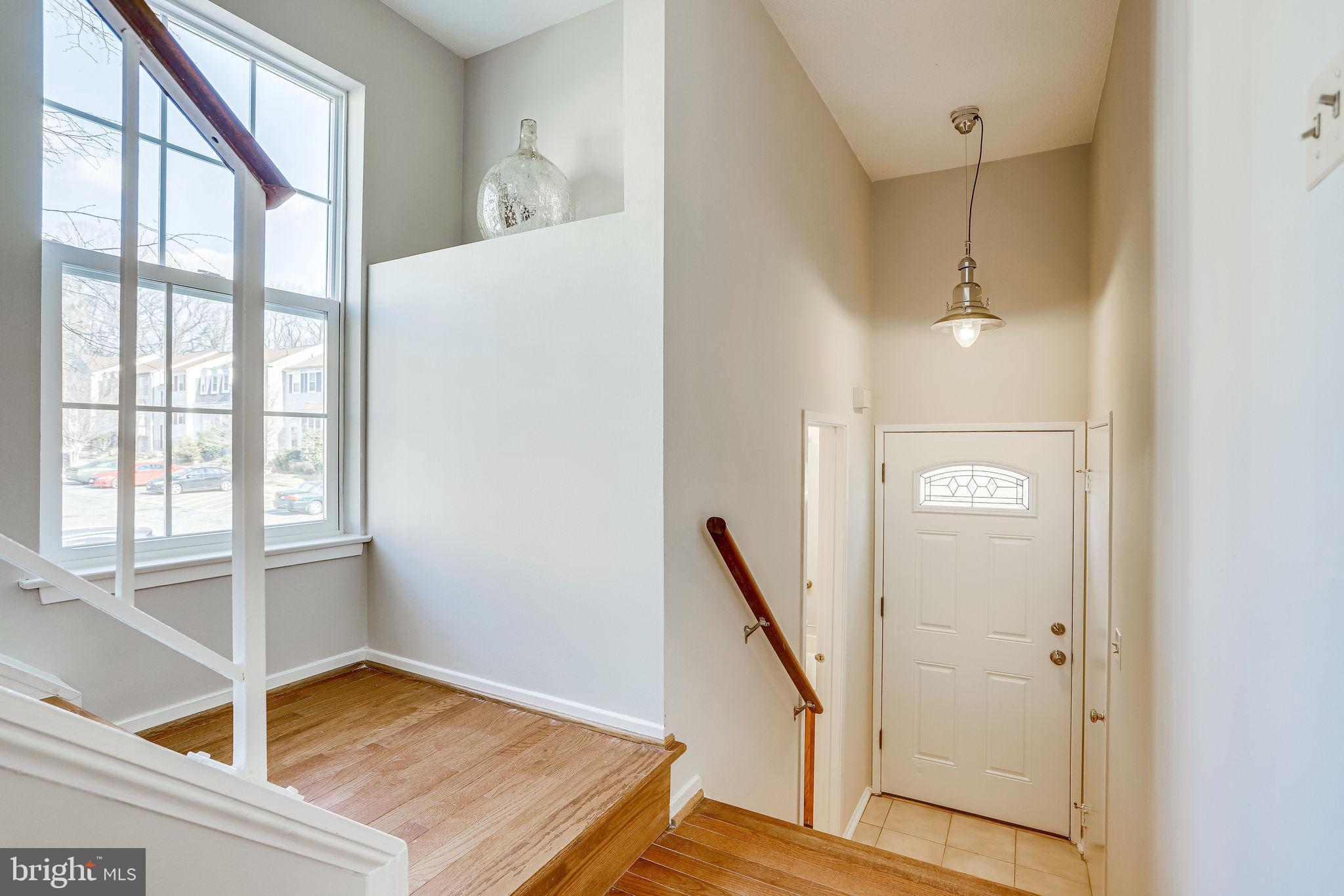 2378 Hunters Square Court Reston, VA 20191 - Photo 5 of 41