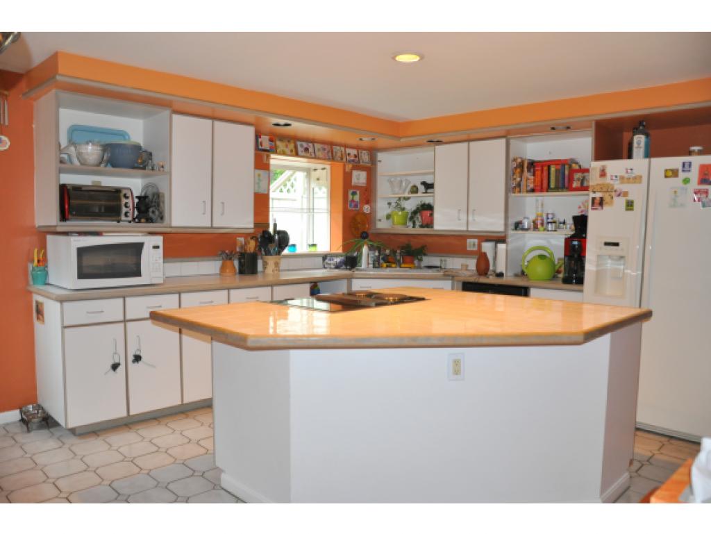 28 A Ryan Road Goffstown, NH 03045 - Photo 3 of 12 Gallery Image 3