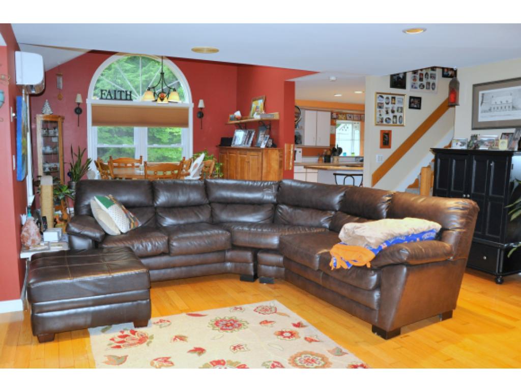 28 A Ryan Road Goffstown, NH 03045 - Photo 4 of 12 Gallery Image 4