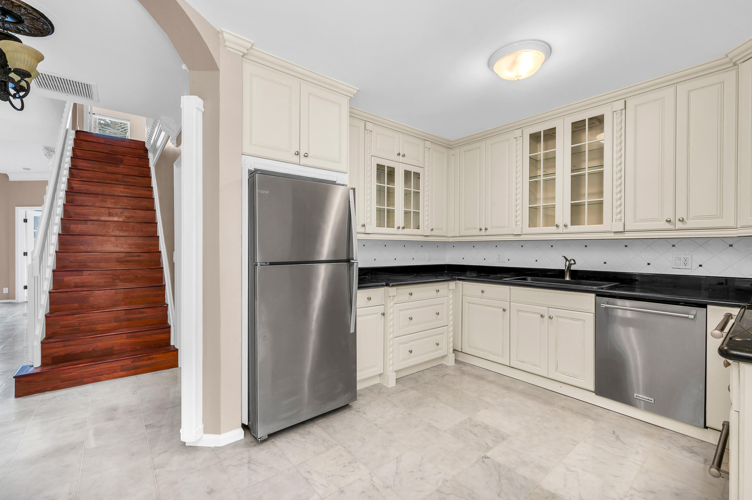 23085 Aqua View, Unit 3 Boca Raton, FL 33433 - Photo 9 of 39 photo-3