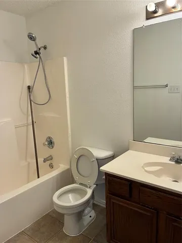 $2,095 | 105 Cottonwood Lane, Little Elm, TX 75068