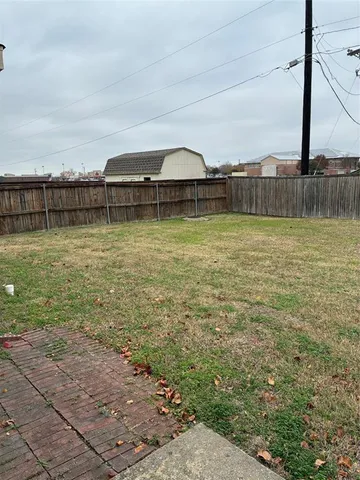 $2,095 | 105 Cottonwood Lane, Little Elm, TX 75068