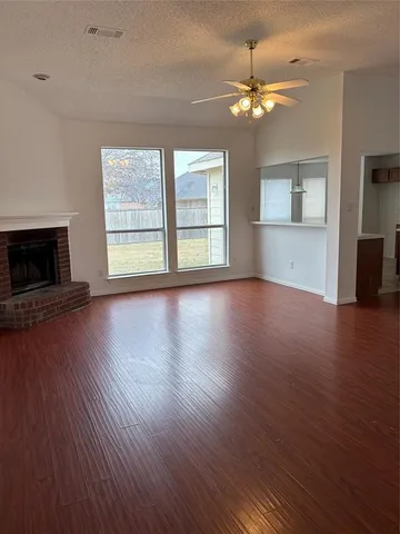 $2,095 | 105 Cottonwood Lane, Little Elm, TX 75068