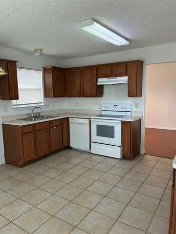 $2,095 | 105 Cottonwood Lane, Little Elm, TX 75068