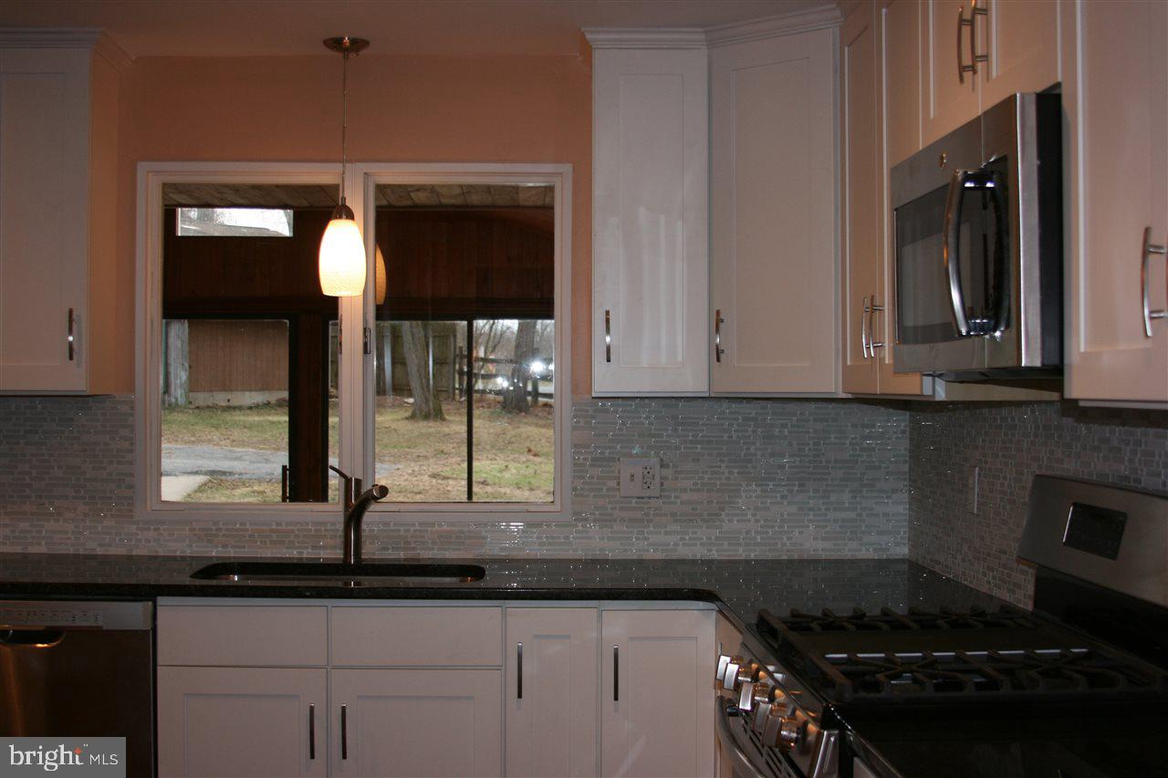 185 Lewis Road Annville, PA 17003 - Photo 3 of 24 Gallery Image 3