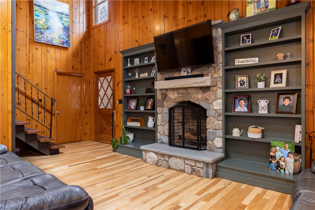 1 Castle Way Westerly, RI 02891 - Photo 12 of 34