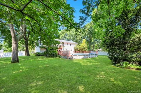 $774,999 | 3 Spruce Circle, Farmingville, NY 11738