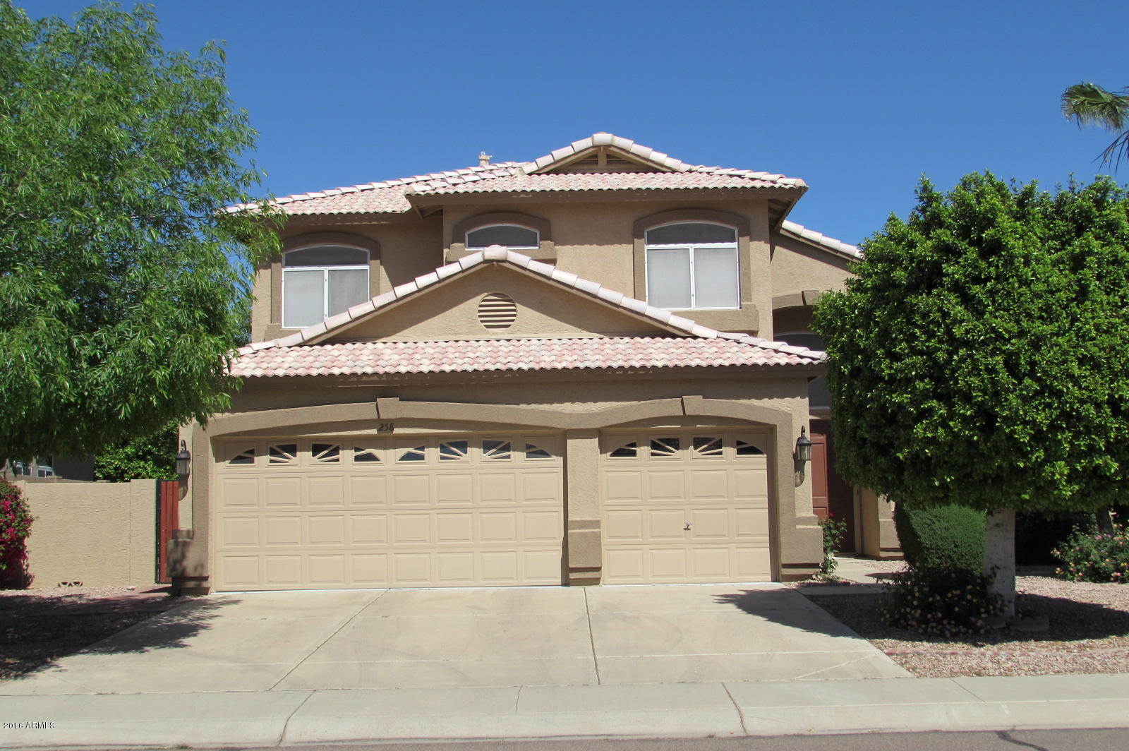 258 West El Freda Road Tempe, AZ 85284 - Photo 1 of 23 F1