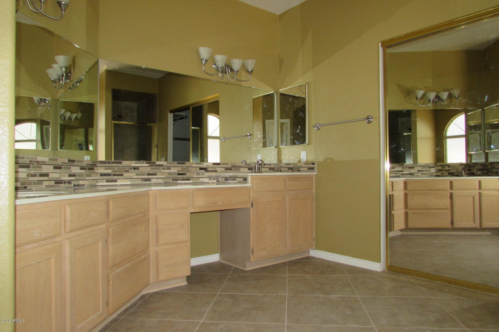 258 West El Freda Road Tempe, AZ 85284 - Photo 3 of 23 B1