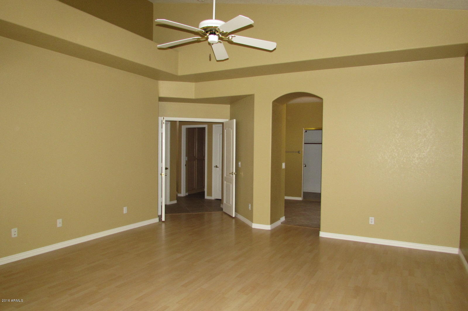 258 West El Freda Road Tempe, AZ 85284 - Photo 4 of 23 R1