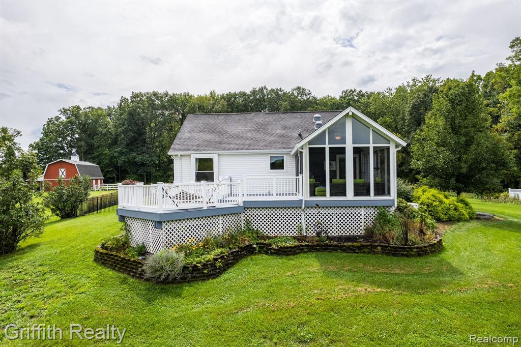 2493 East Clyde Road Howell, MI 48855 - Photo 14 of 63