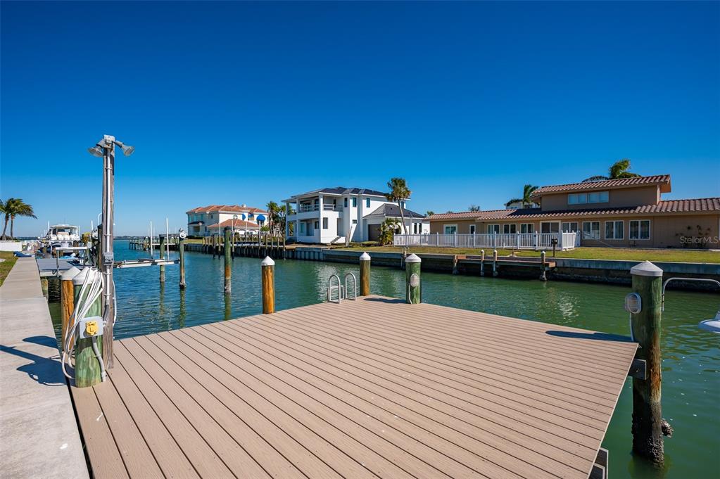 548 Gunwale Lane Longboat Key, FL 34228 - Photo 46 of 57