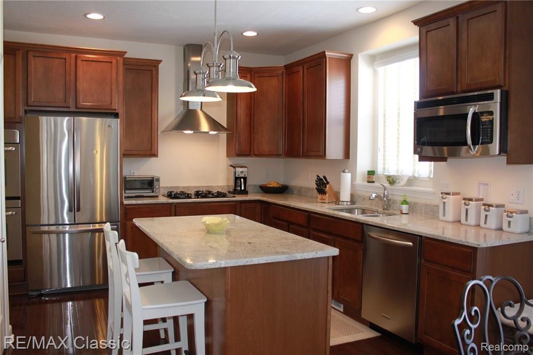 27457 Cromwell Road Novi, MI 48374 - Photo 9 of 44 IMG_2393.JPG