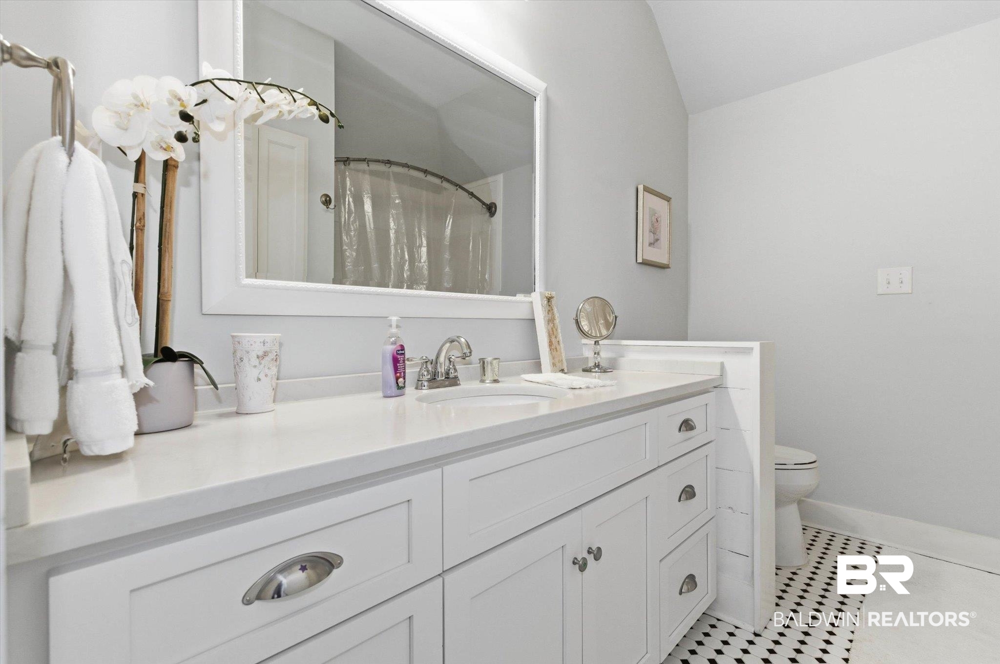 3704 Stein Street Mobile, AL 36608 - Photo 21 of 37 Bathroom with a shower with curtain and vanity