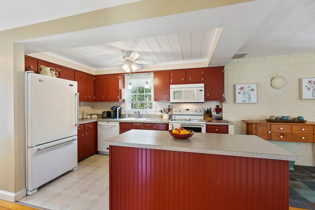 24 Anthony Road Hopedale, MA 01747 - Photo 8 of 35 Gallery Image 8