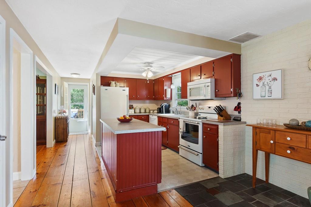 24 Anthony Road Hopedale, MA 01747 - Photo 9 of 35 Gallery Image 9