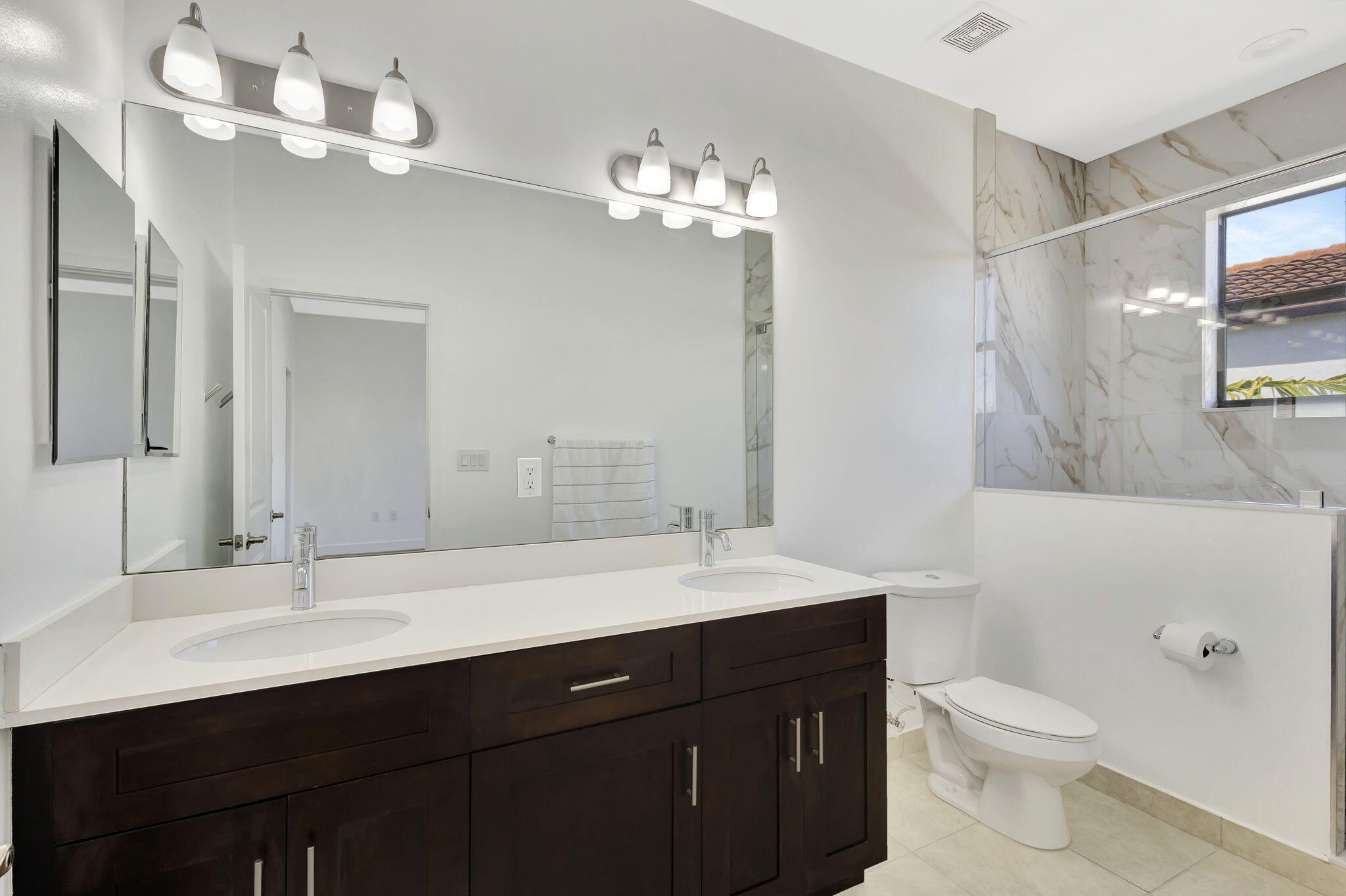 6028 Pine Tree Way Palm Beach Gardens, FL 33410 - Photo 13 of 36 35-web-or-mls-Pine_171