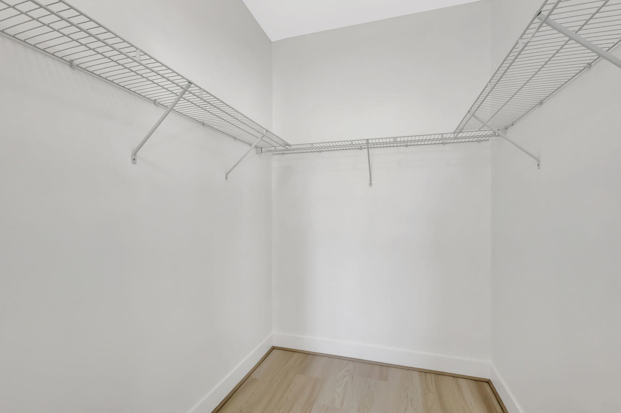 6028 Pine Tree Way Palm Beach Gardens, FL 33410 - Photo 15 of 36 42-web-or-mls-Pine_206