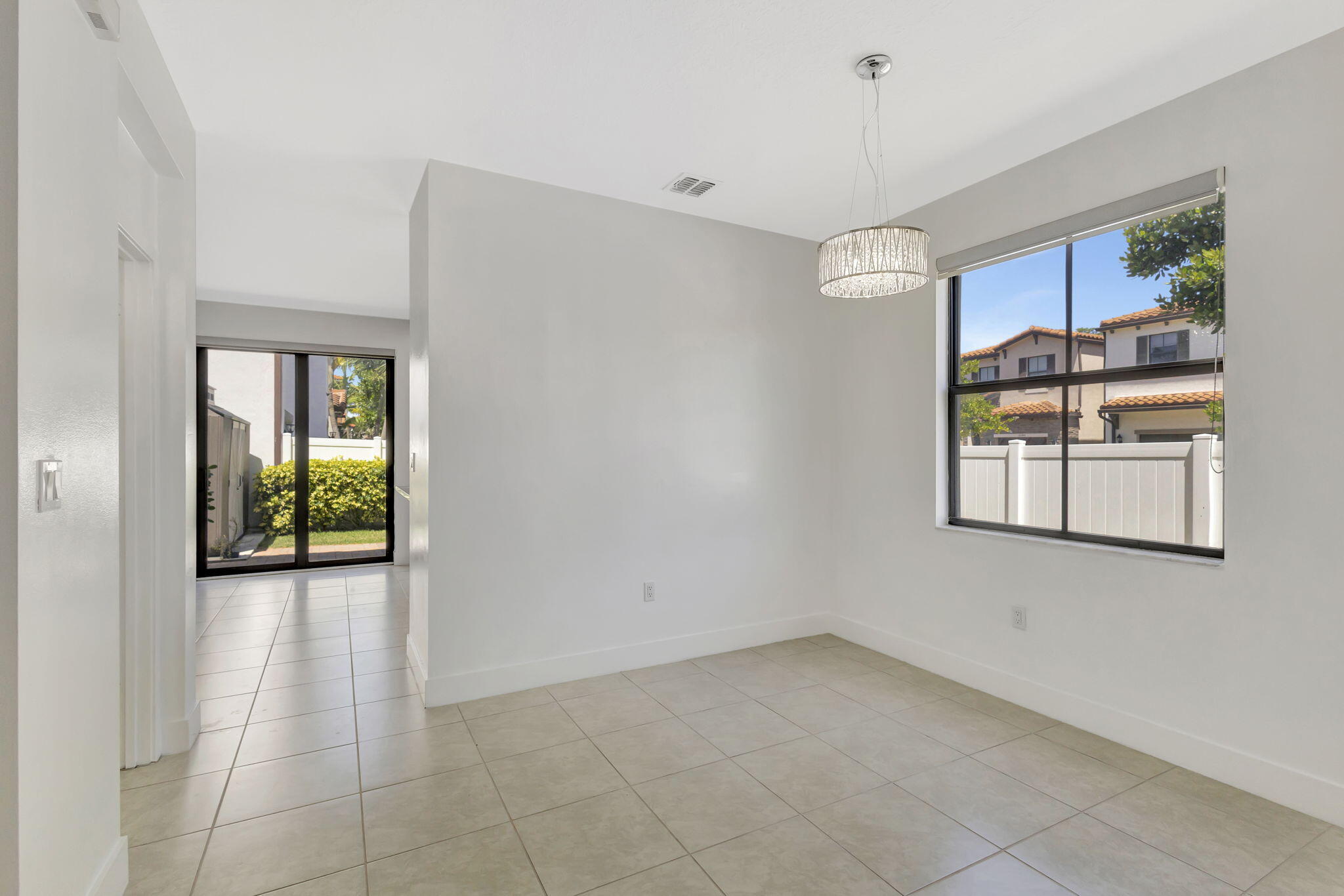 6028 Pine Tree Way Palm Beach Gardens, FL 33410 - Photo 16 of 36 27-web-or-mls-Pine_131