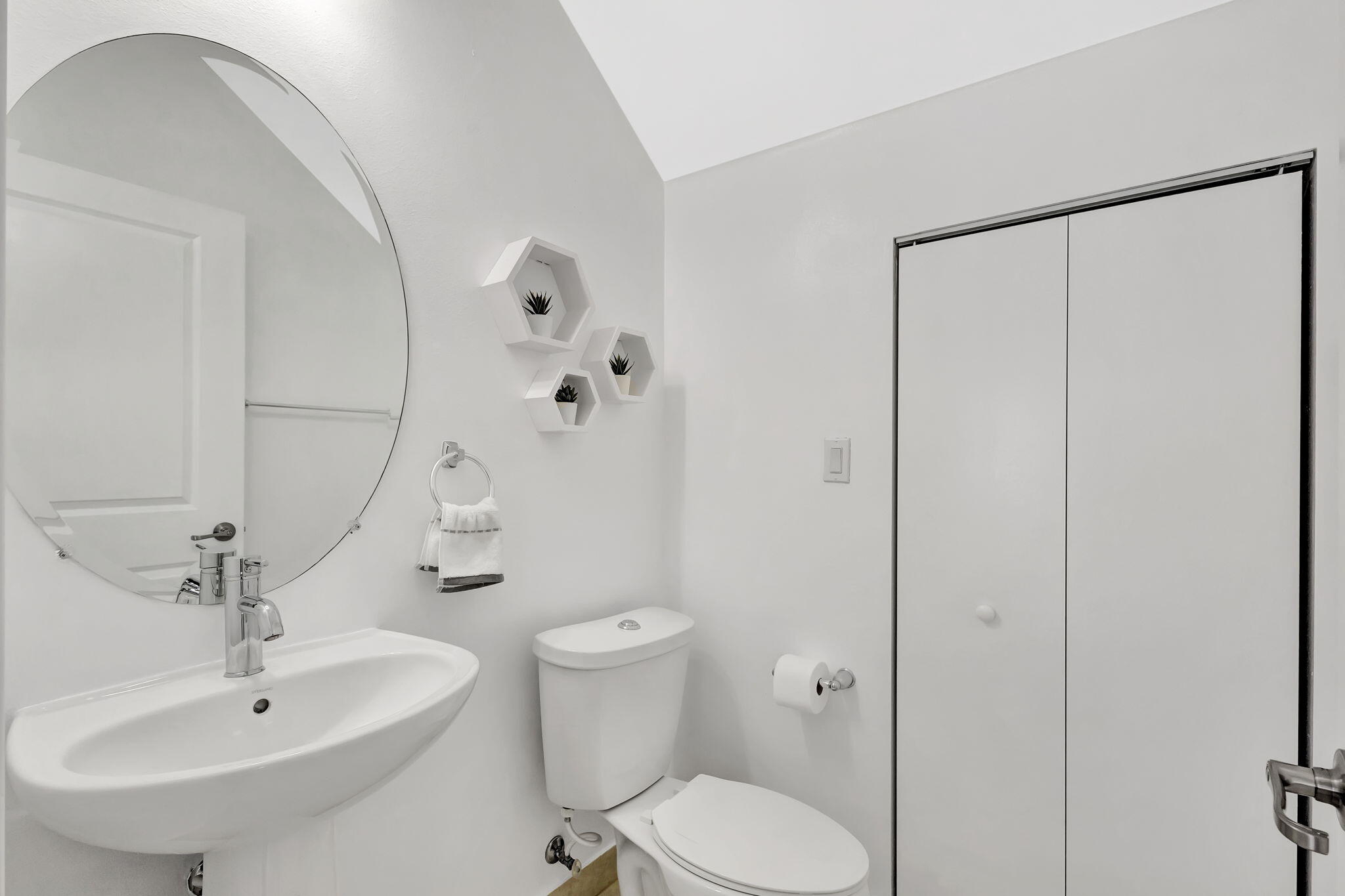 6028 Pine Tree Way Palm Beach Gardens, FL 33410 - Photo 18 of 36 30-web-or-mls-Pine_146