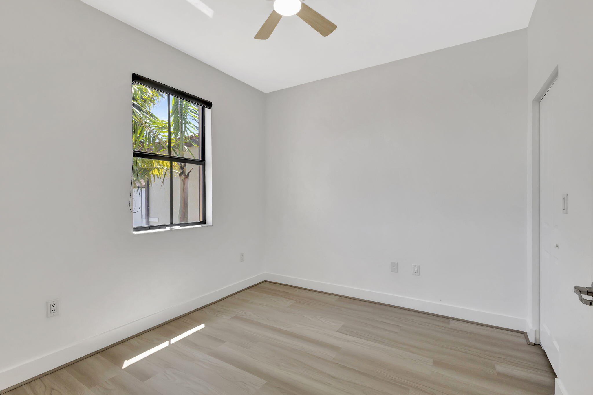 6028 Pine Tree Way Palm Beach Gardens, FL 33410 - Photo 21 of 36 39-web-or-mls-Pine_191