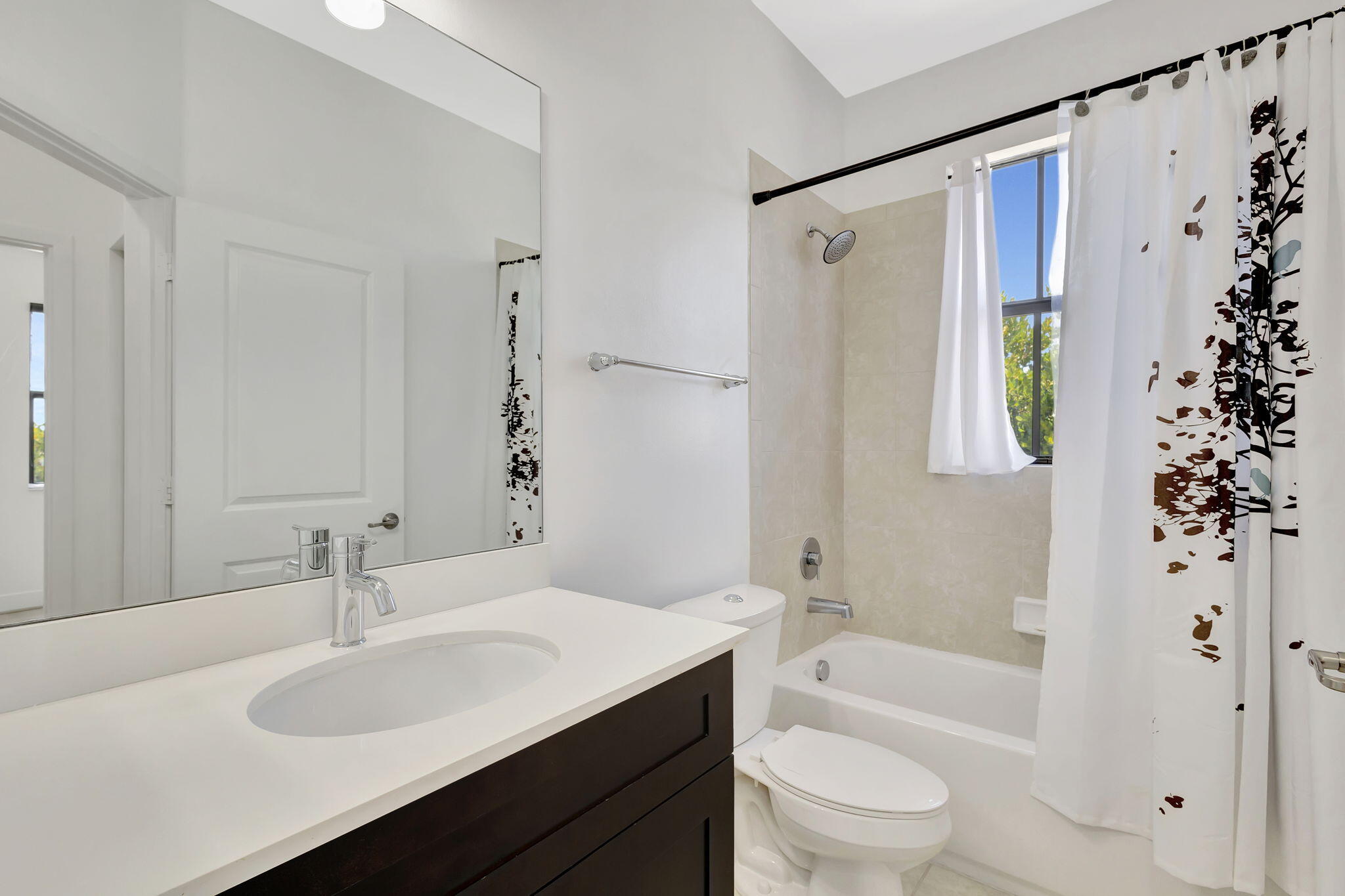 6028 Pine Tree Way Palm Beach Gardens, FL 33410 - Photo 22 of 36 37-web-or-mls-Pine_181