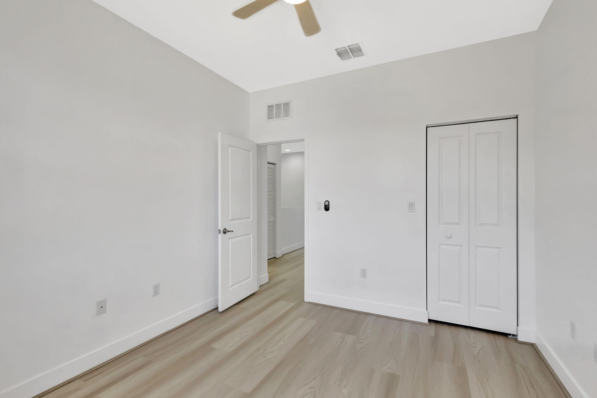 6028 Pine Tree Way Palm Beach Gardens, FL 33410 - Photo 23 of 36 41-web-or-mls-Pine_201