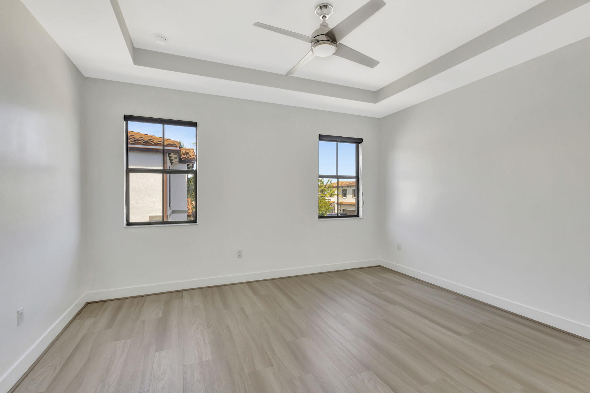 6028 Pine Tree Way Palm Beach Gardens, FL 33410 - Photo 9 of 36 33-web-or-mls-Pine_161