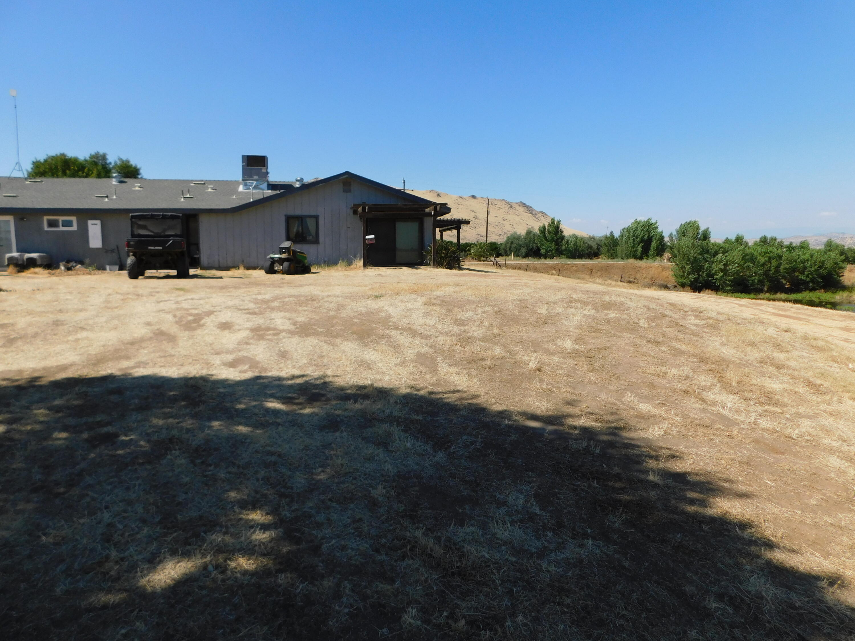 20367 Goodfellow Avenue Reedley, CA 93654 - Photo 88 of 123 850
