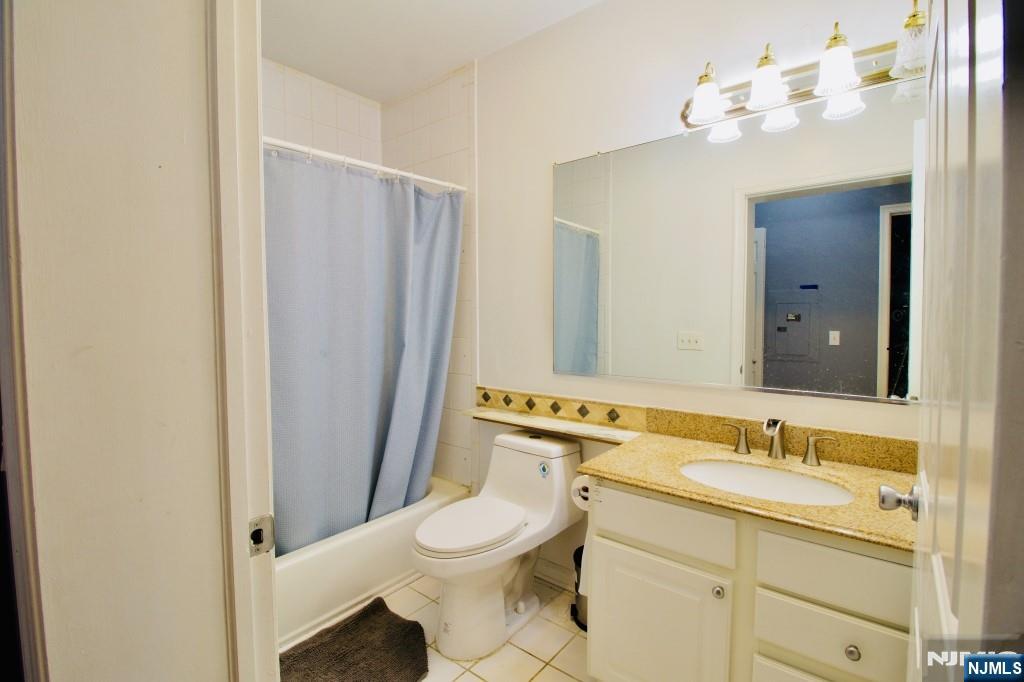 340 The Promenade Edgewater, NJ 07020 - Photo 30 of 46