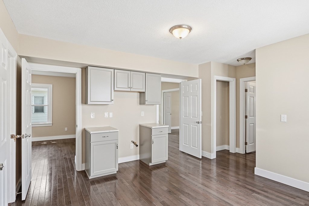 53 Devens Street Springfield, MA 01151 - Photo 14 of 40