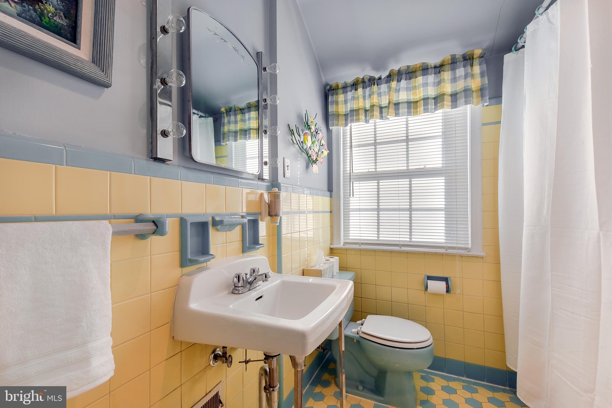 1703 Earlington Road Havertown, PA 19083 - Photo 16 of 22