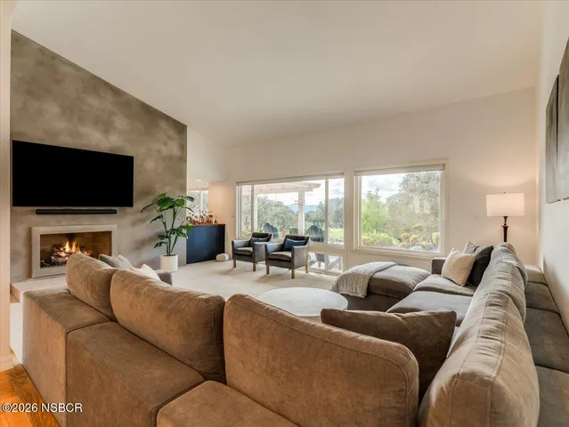 $985,000 | 372 Oak Hill Drive, Lompoc, CA 93436