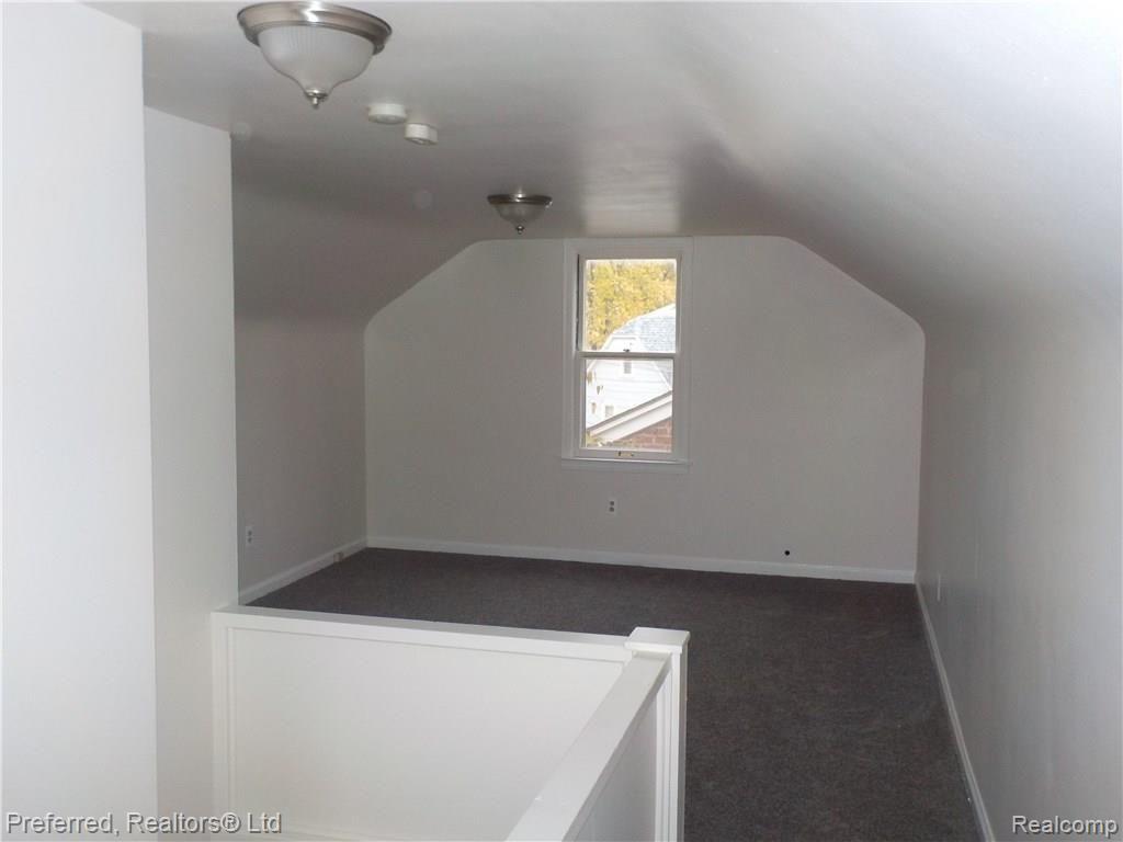 15361 Sumner Redford, MI 48239 - Photo 10 of 12