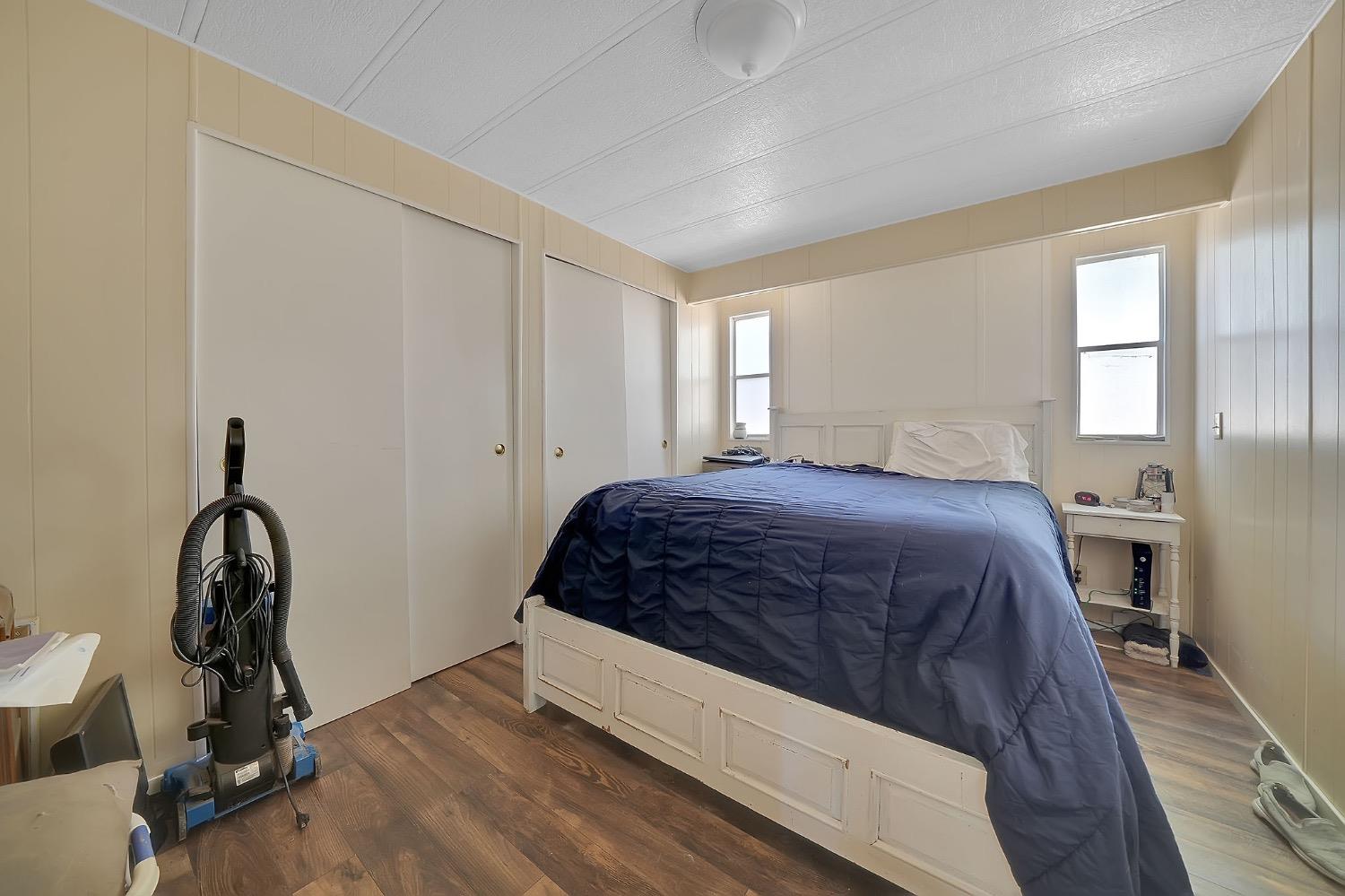 150 Clinton Road, Unit 38 Jackson, CA 95642 - Photo 17 of 18 a bedroom with a bed and a window