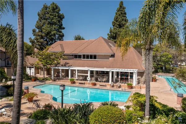 $849,000 | 2595 Plaza Del Amo, Unit 424, Torrance, CA 90503