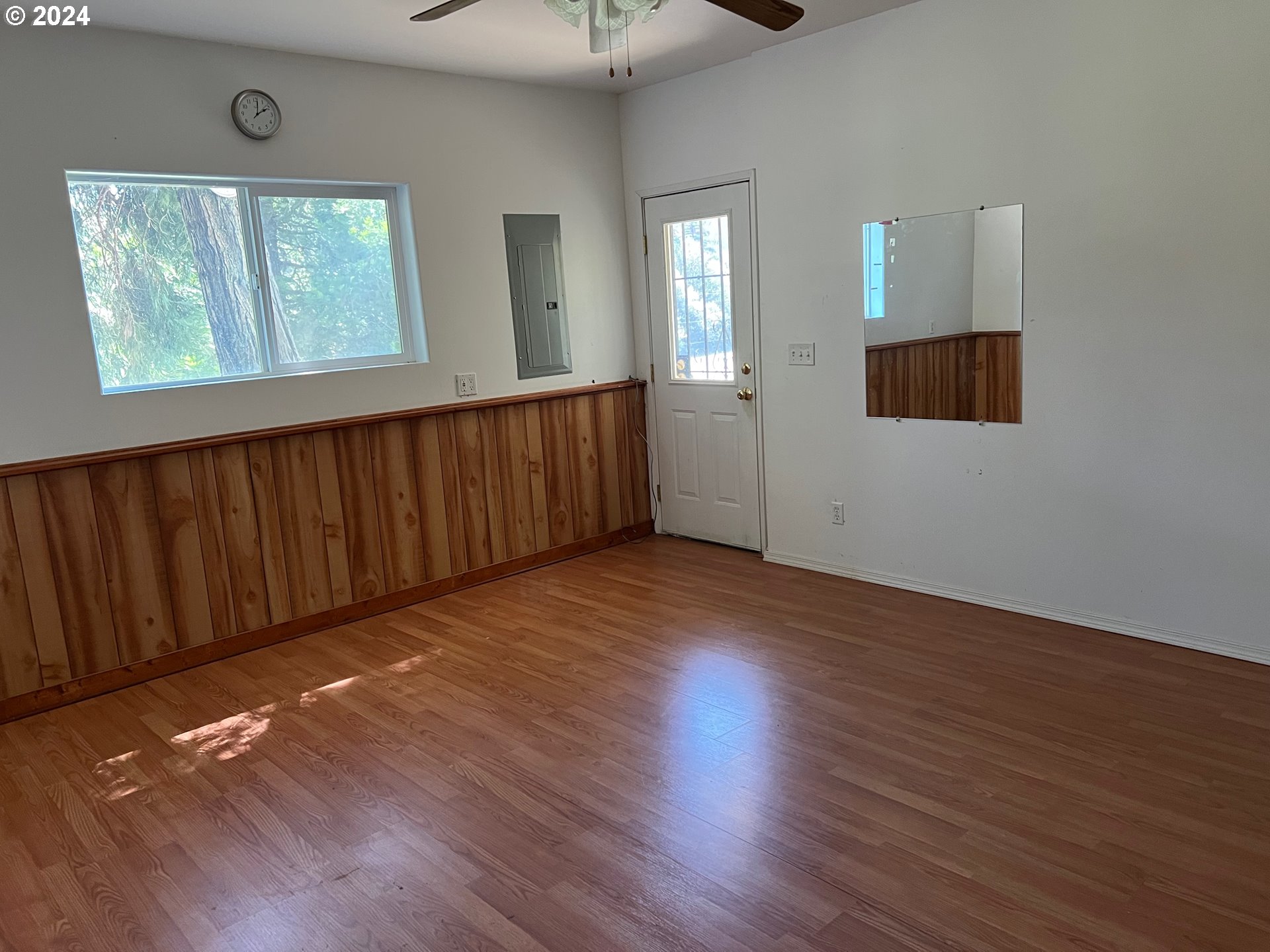 18057 Tyee Road Umpqua, OR 97486 - Photo 35 of 44 Bedroom