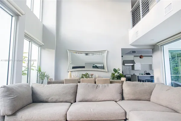 $18,500 | South Miami, Miami, FL 33143