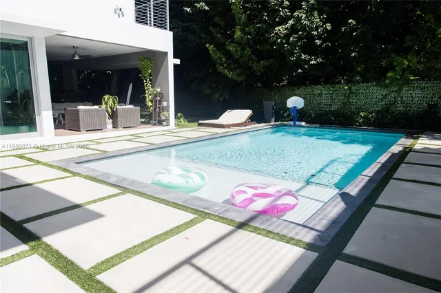 a view of a outdoor space