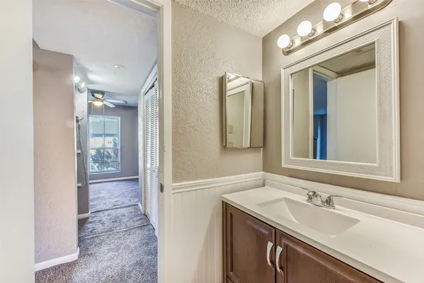 $850 | 1516 Bay Area Boulevard, Unit F16, Houston, TX 77058