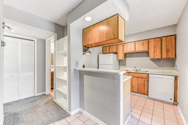 $850 | 1516 Bay Area Boulevard, Unit F16, Houston, TX 77058