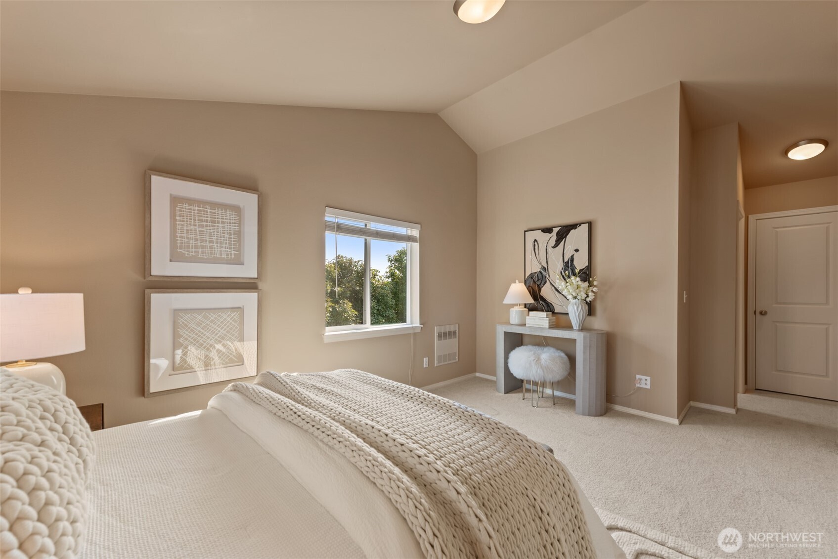 10134 Holman Road Northwest, Unit B Seattle, WA 98133 - Photo 15 of 25