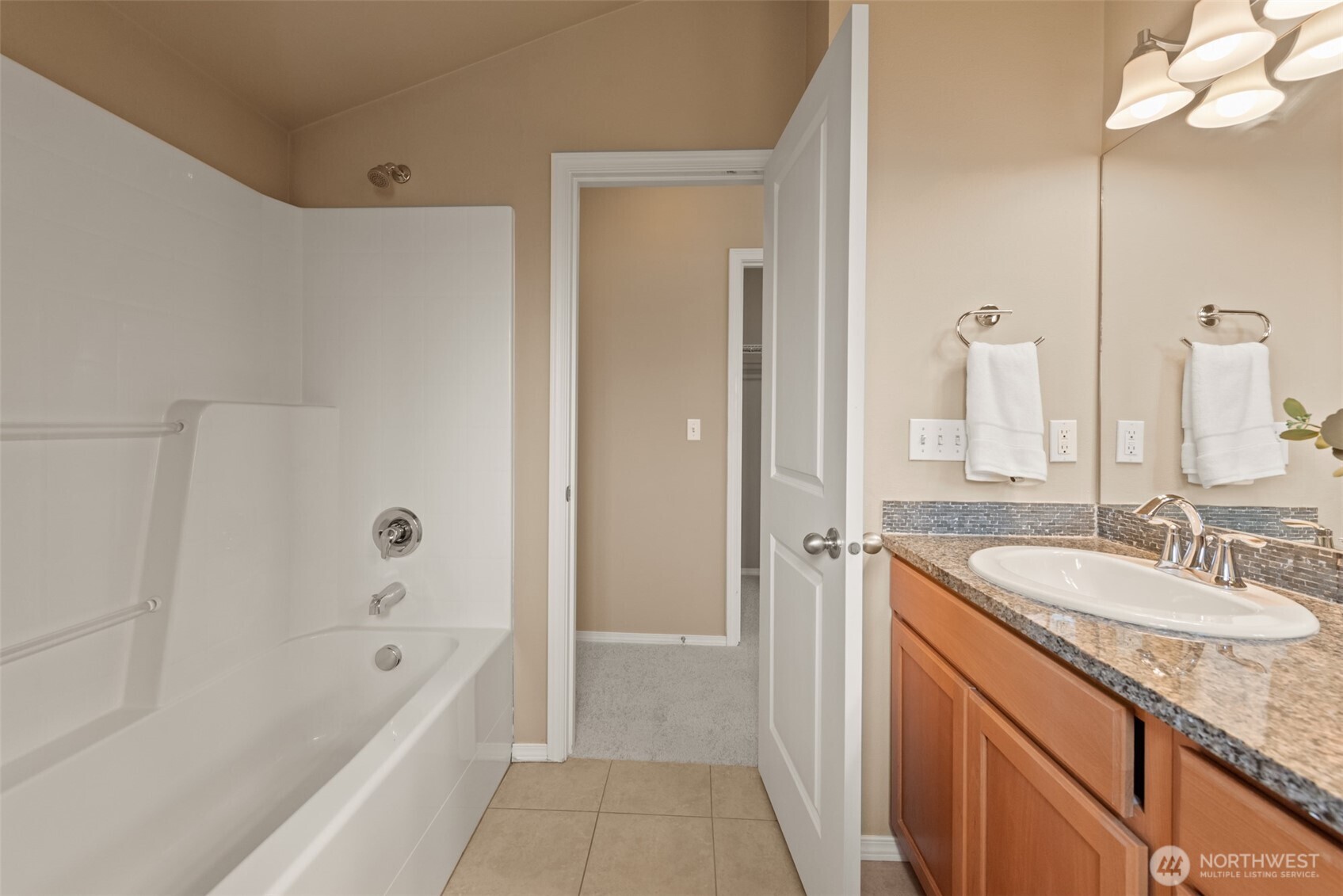 10134 Holman Road Northwest, Unit B Seattle, WA 98133 - Photo 17 of 25