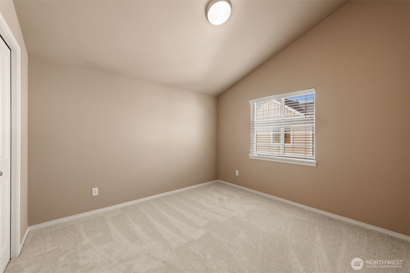 10134 Holman Road Northwest, Unit B Seattle, WA 98133 - Photo 19 of 25