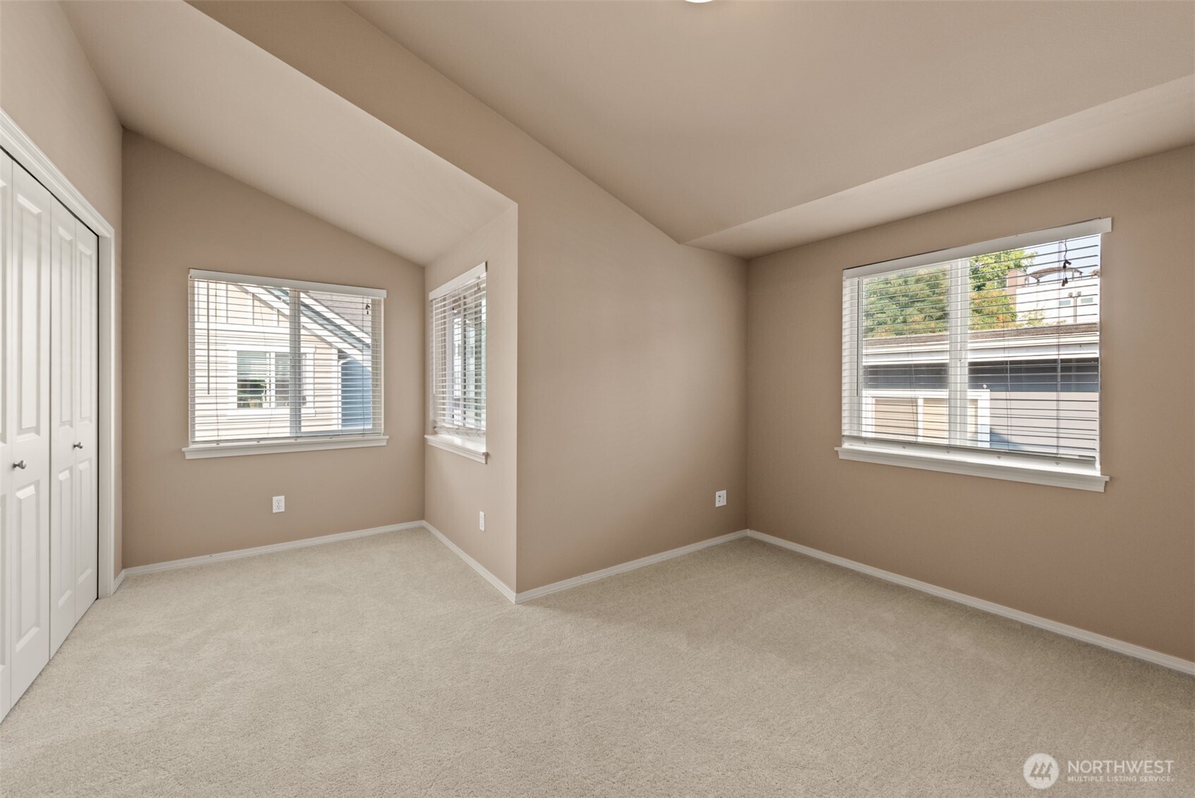 10134 Holman Road Northwest, Unit B Seattle, WA 98133 - Photo 21 of 25