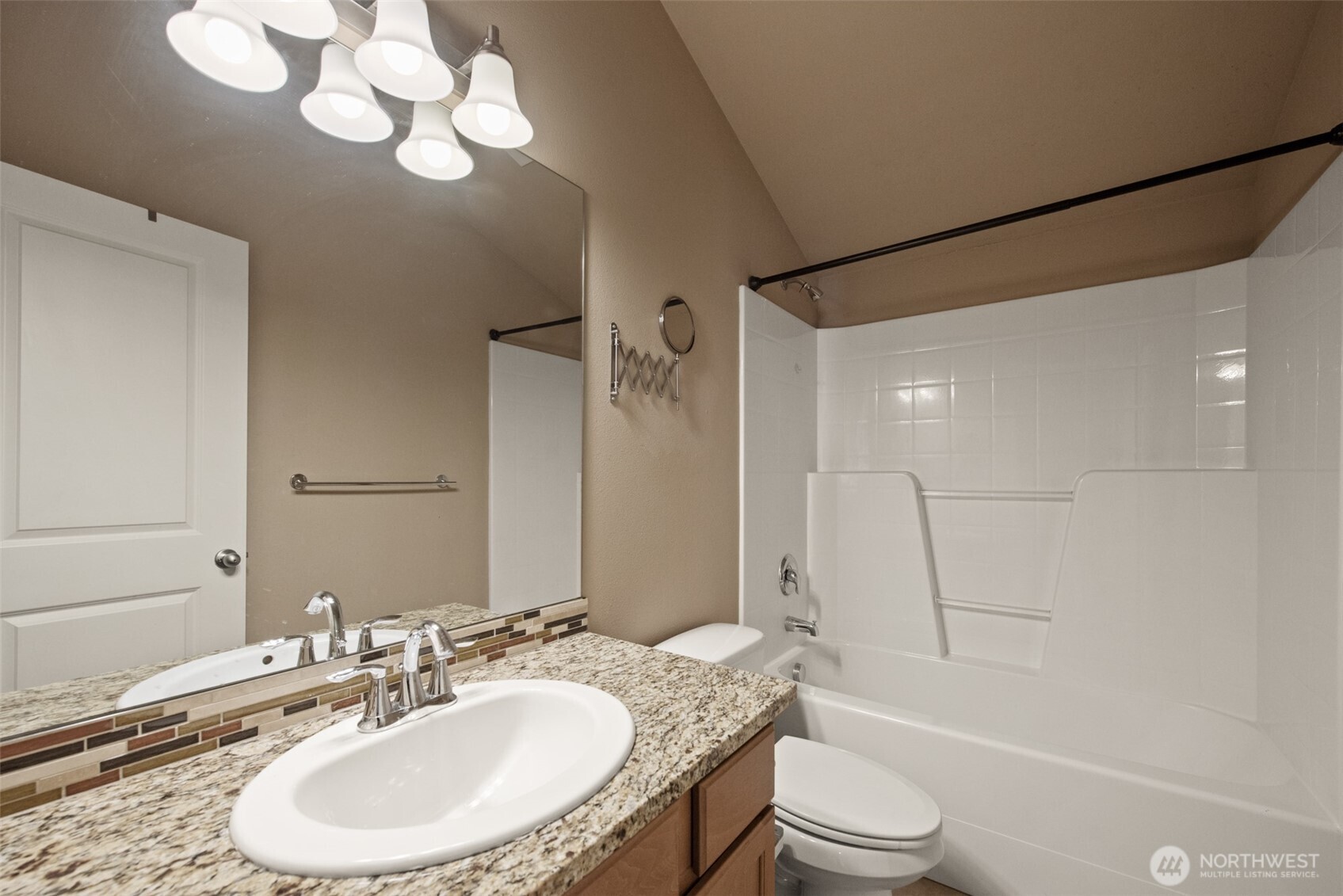 10134 Holman Road Northwest, Unit B Seattle, WA 98133 - Photo 23 of 25