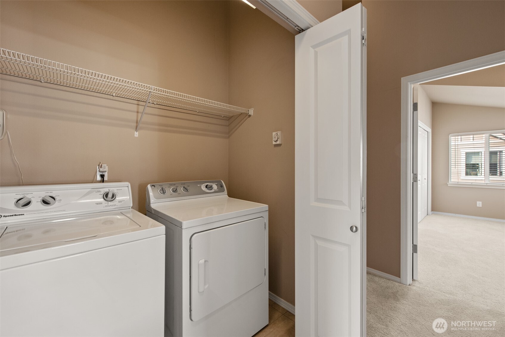 10134 Holman Road Northwest, Unit B Seattle, WA 98133 - Photo 24 of 25