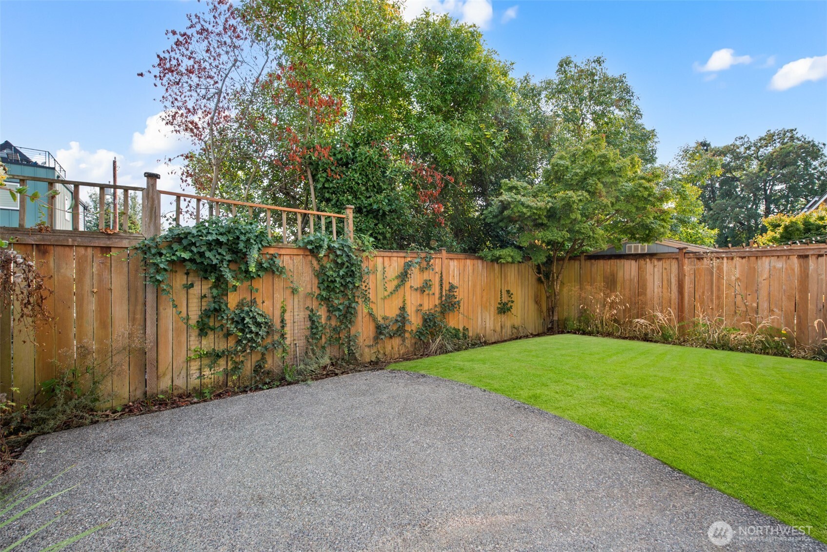 10134 Holman Road Northwest, Unit B Seattle, WA 98133 - Photo 25 of 25